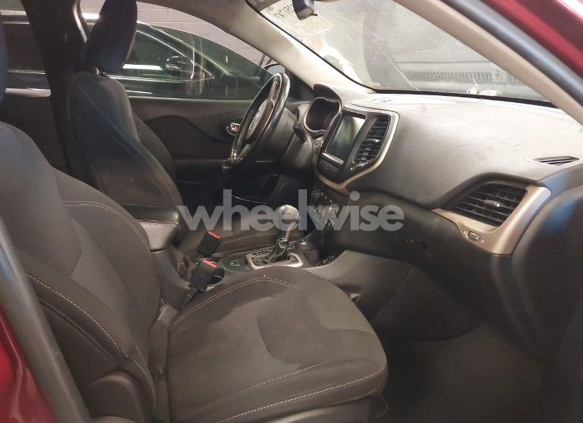 Photo 5 of 2016 Jeep Cherokee LATITUDE (VIN 1C4PJMCB0GW148320)