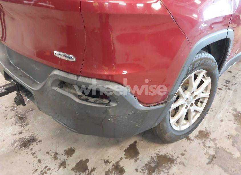 Photo 6 of 2016 Jeep Cherokee LATITUDE (VIN 1C4PJMCB0GW148320)