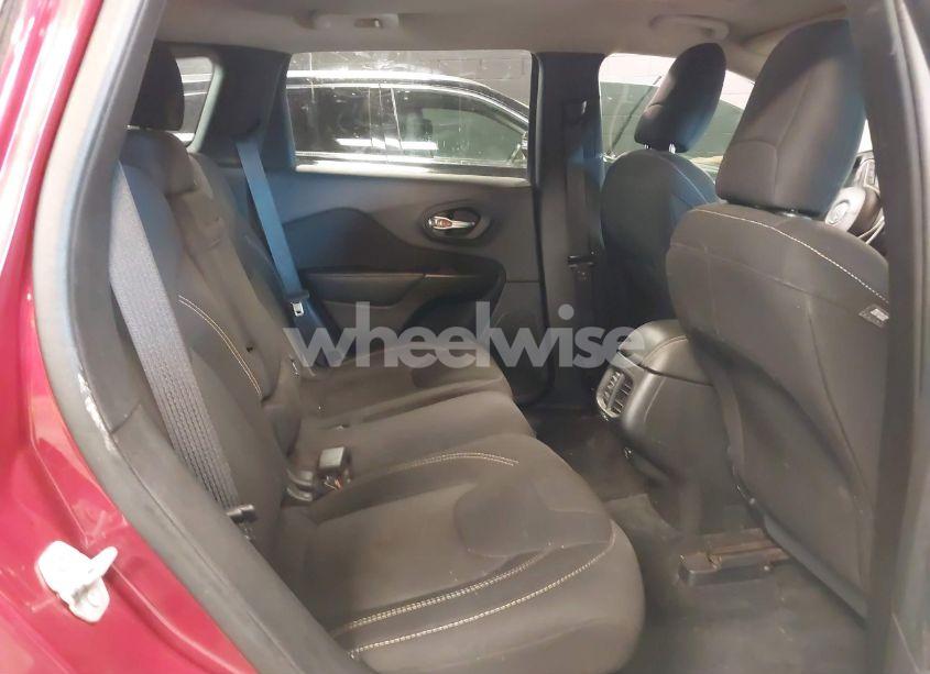 Photo 8 of 2016 Jeep Cherokee LATITUDE (VIN 1C4PJMCB0GW148320)