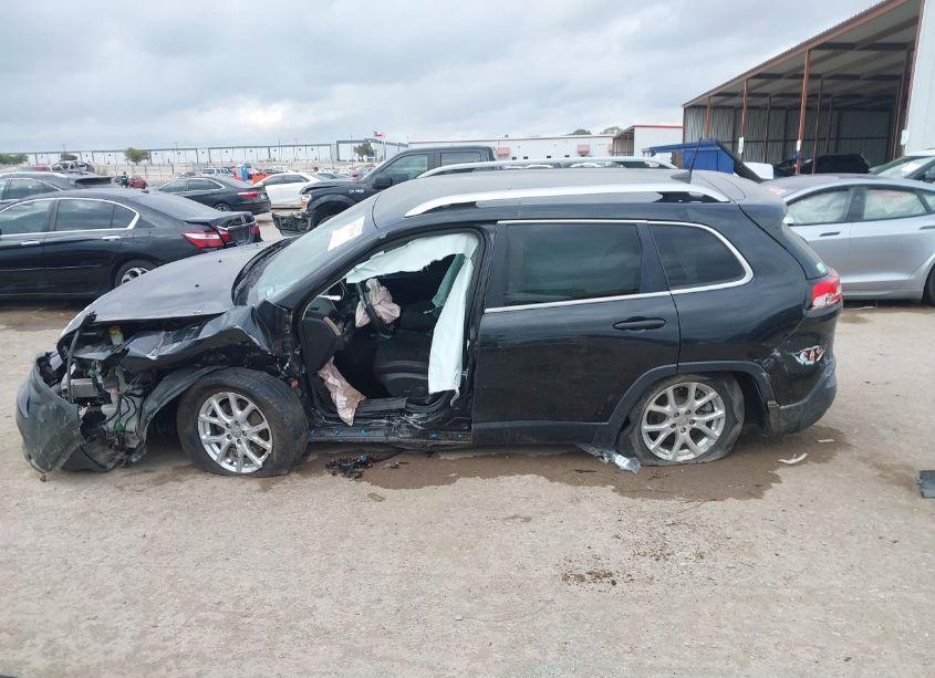 Photo 13 of 2016 Jeep Cherokee LATITUDE (VIN 1C4PJMCB0GW154313)