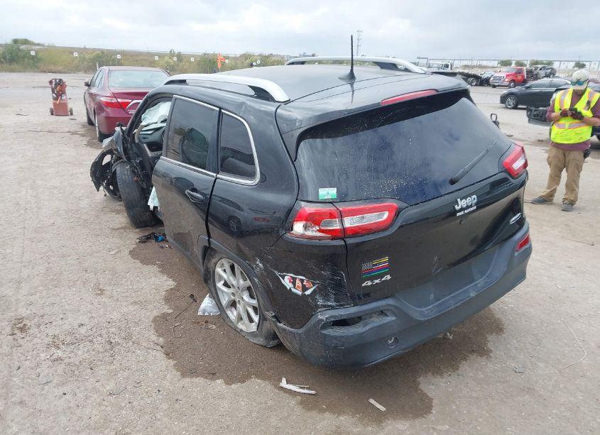 Photo 3 of 2016 Jeep Cherokee LATITUDE (VIN 1C4PJMCB0GW154313)