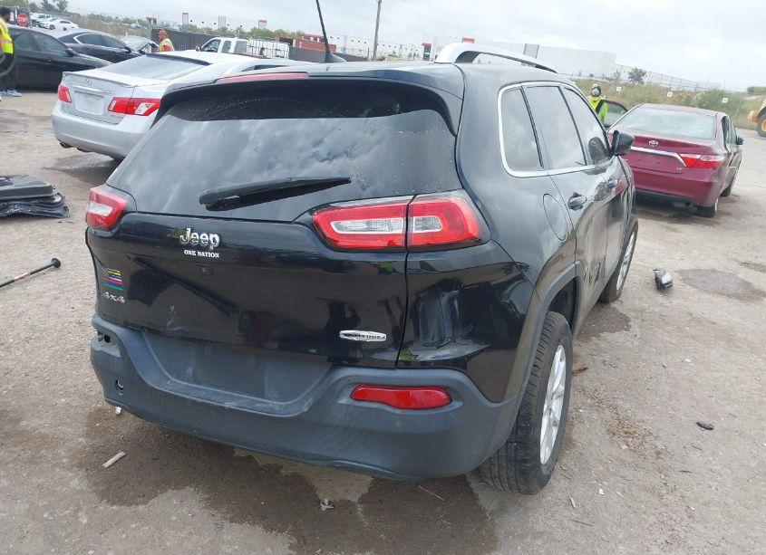 Photo 4 of 2016 Jeep Cherokee LATITUDE (VIN 1C4PJMCB0GW154313)