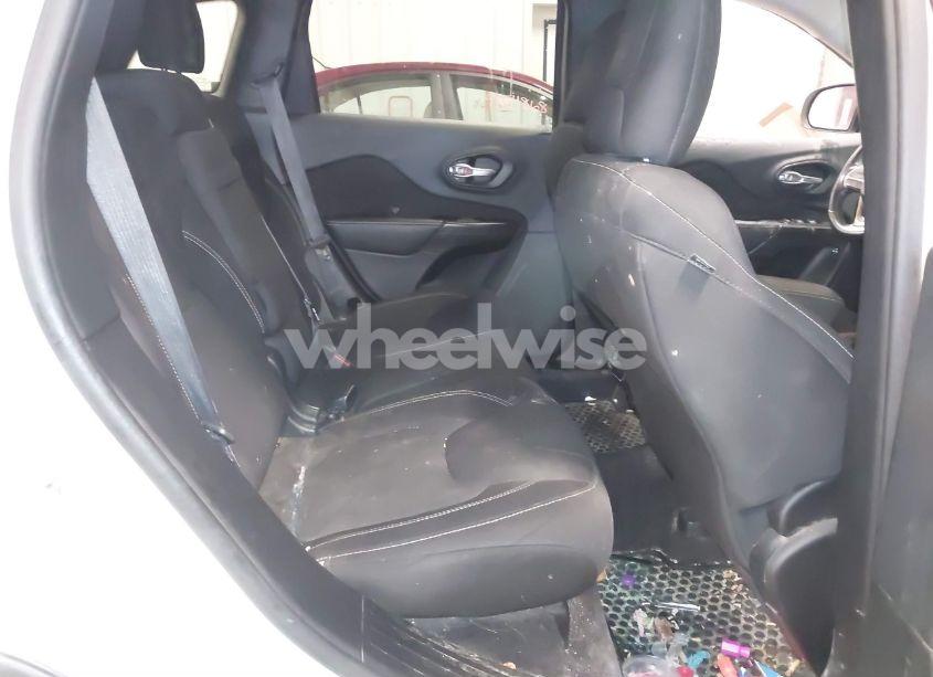 Photo 8 of 2016 Jeep Cherokee ALTITUDE (VIN 1C4PJMCB0GW226093)