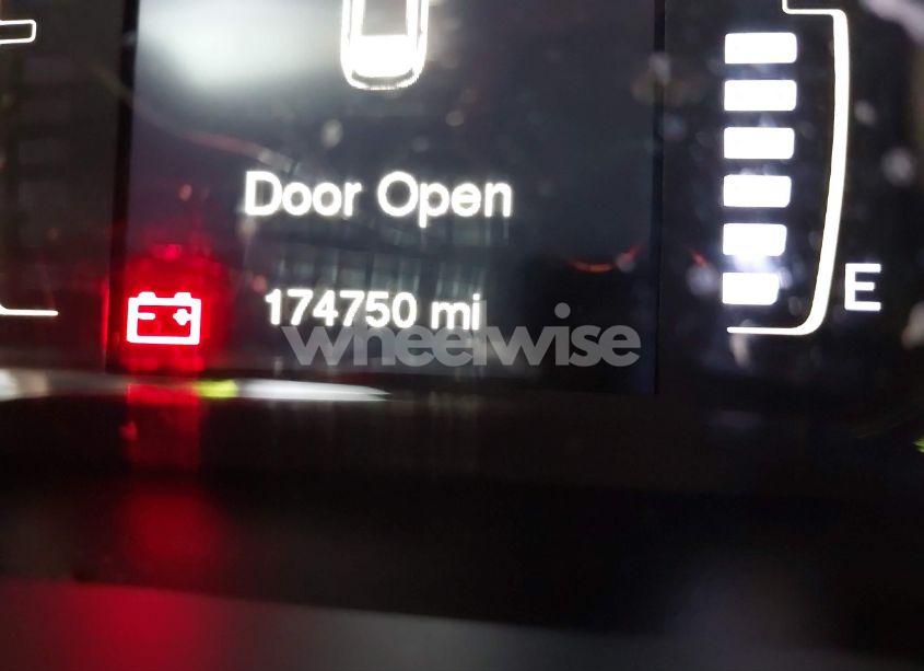 Photo 16 of 2016 Jeep Cherokee LATITUDE (VIN 1C4PJMCB0GW245226)