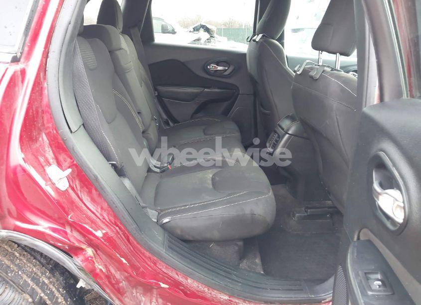 Photo 8 of 2016 Jeep Cherokee LATITUDE (VIN 1C4PJMCB0GW245226)