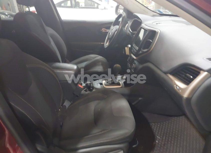 Photo 5 of 2016 Jeep Cherokee LATITUDE (VIN 1C4PJMCB0GW359193)