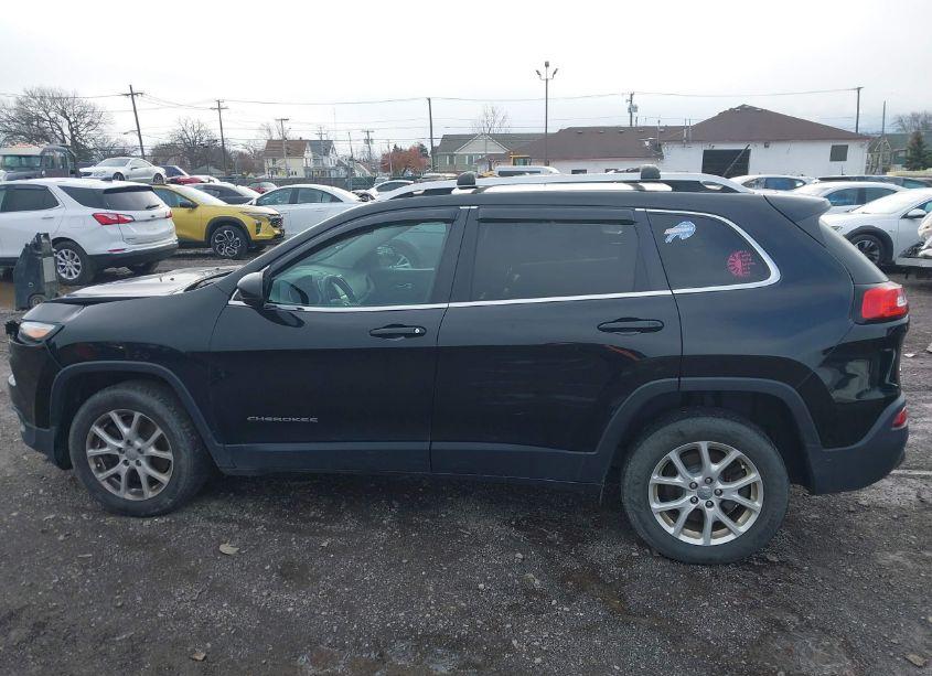Photo 14 of 2017 Jeep Cherokee LATITUDE 4X4 (VIN 1C4PJMCB0HW590659)