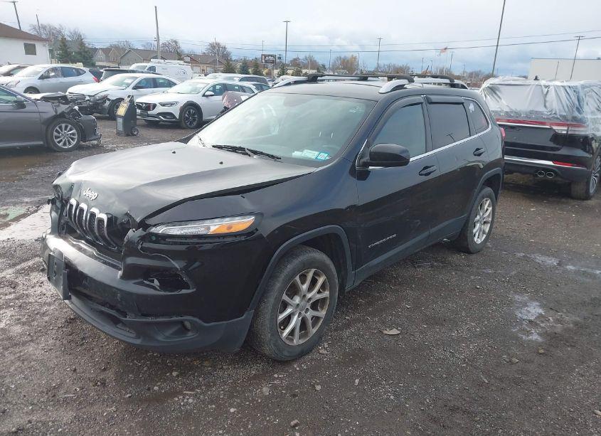 Photo 2 of 2017 Jeep Cherokee LATITUDE 4X4 (VIN 1C4PJMCB0HW590659)