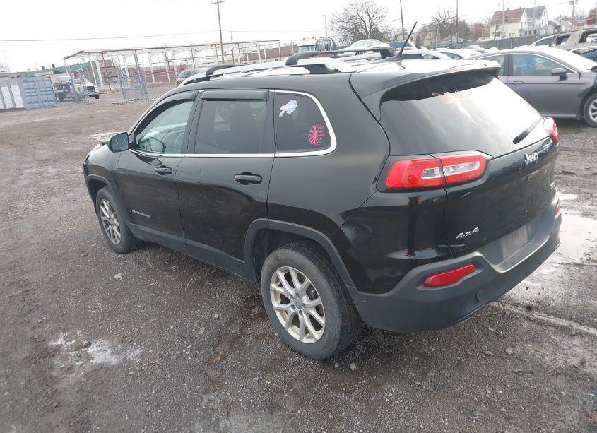 Photo 3 of 2017 Jeep Cherokee LATITUDE 4X4 (VIN 1C4PJMCB0HW590659)