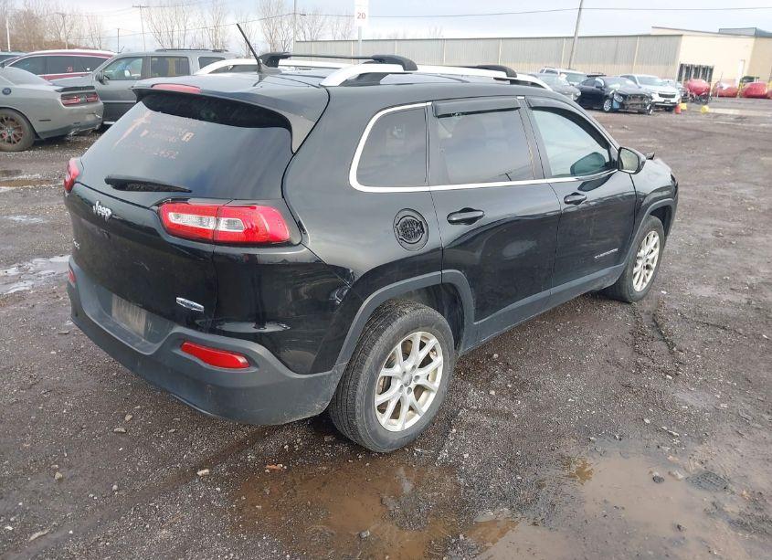 Photo 4 of 2017 Jeep Cherokee LATITUDE 4X4 (VIN 1C4PJMCB0HW590659)