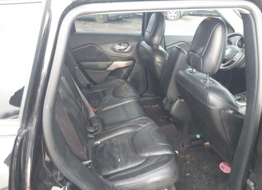 Photo 8 of 2017 Jeep Cherokee LATITUDE 4X4 (VIN 1C4PJMCB0HW590659)