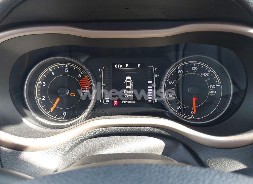 Photo 15 of 2017 Jeep Cherokee LATITUDE 4X4 (VIN 1C4PJMCB0HW665599)