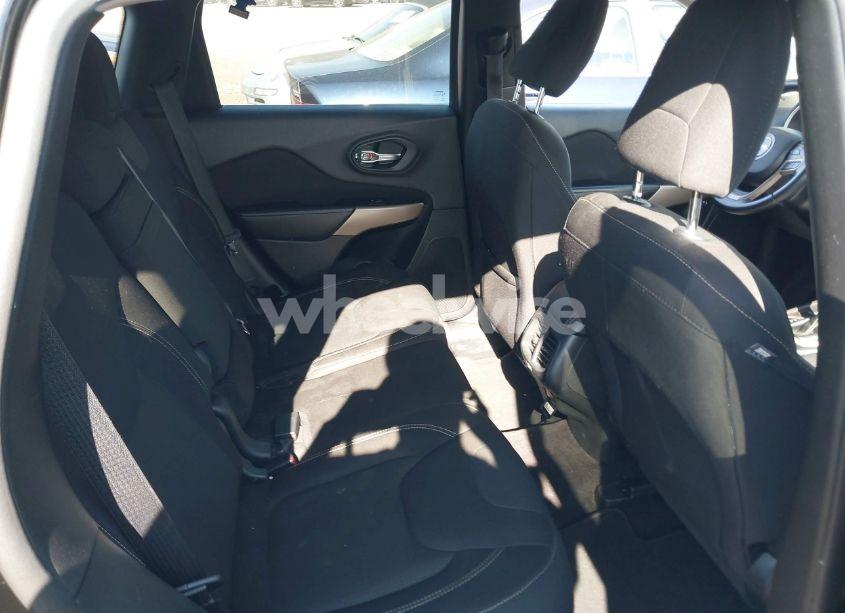 Photo 8 of 2017 Jeep Cherokee LATITUDE 4X4 (VIN 1C4PJMCB0HW665599)