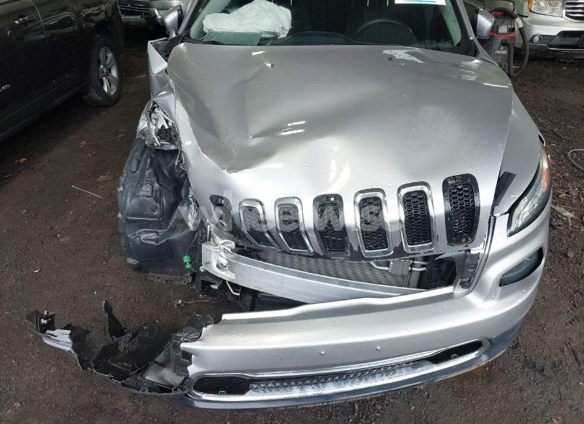 Photo 10 of 2018 Jeep Cherokee LATITUDE 4X4 (VIN 1C4PJMCB0JD592493)