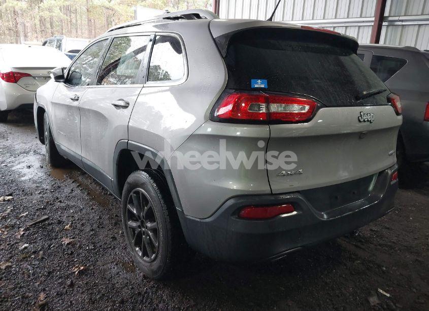 Photo 3 of 2018 Jeep Cherokee LATITUDE 4X4 (VIN 1C4PJMCB0JD592493)