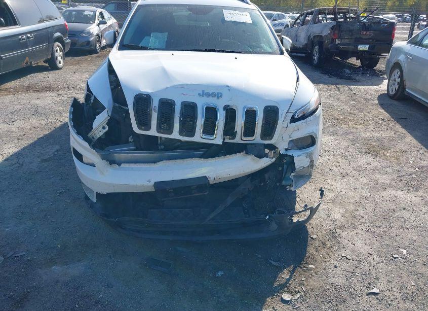 Photo 12 of 2018 Jeep Cherokee LATITUDE 4X4 (VIN 1C4PJMCB0JD614797)