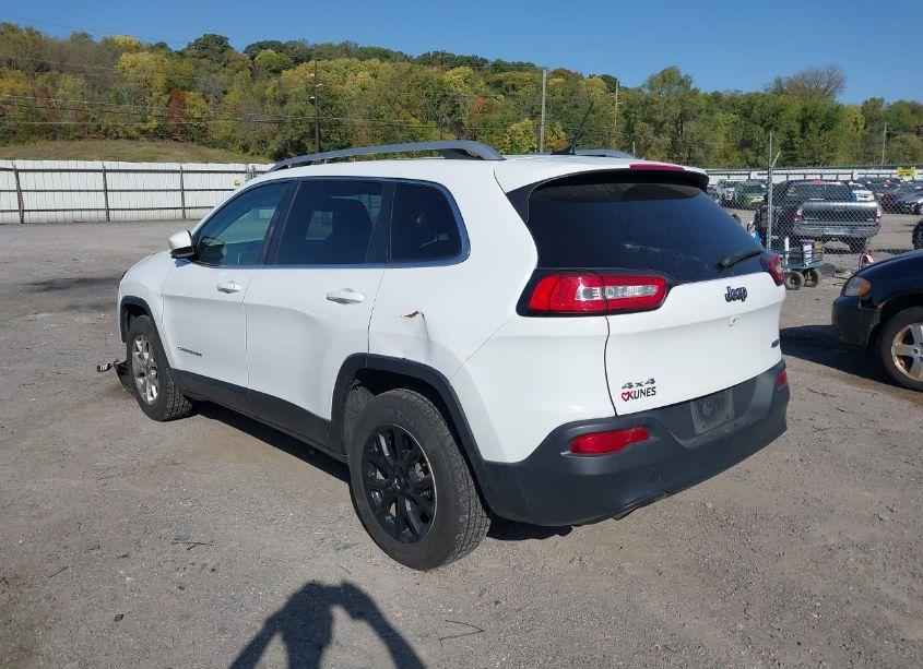 Photo 3 of 2018 Jeep Cherokee LATITUDE 4X4 (VIN 1C4PJMCB0JD614797)