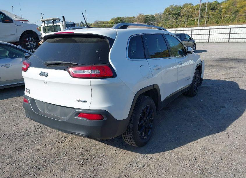 Photo 4 of 2018 Jeep Cherokee LATITUDE 4X4 (VIN 1C4PJMCB0JD614797)