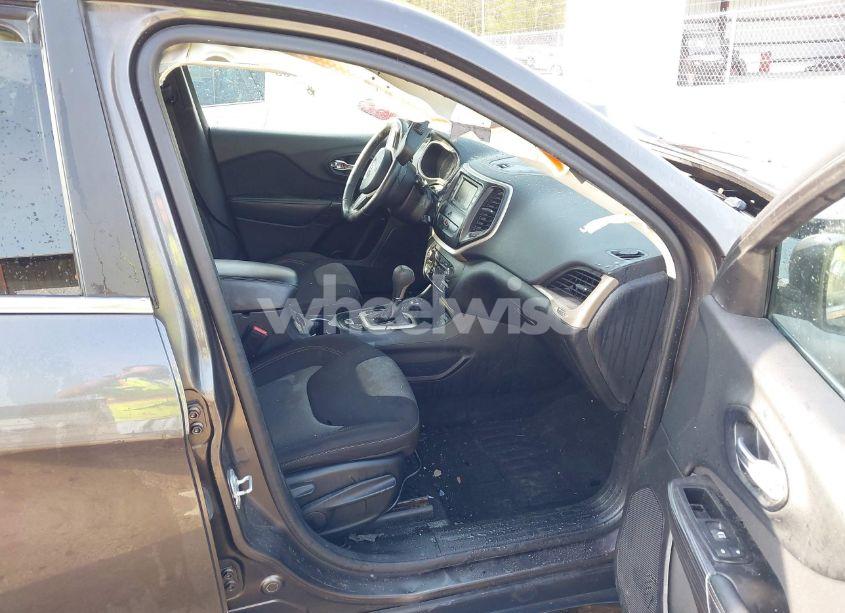 Photo 5 of 2014 Jeep Cherokee LATITUDE (VIN 1C4PJMCB1EW208389)