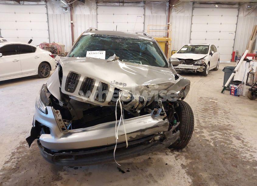 Photo 13 of 2014 Jeep Cherokee LATITUDE (VIN 1C4PJMCB1EW220350)