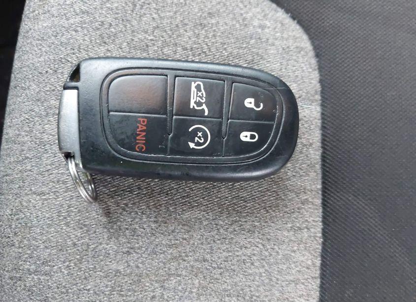 Photo 11 of 2014 Jeep Cherokee LATITUDE (VIN 1C4PJMCB1EW259925)