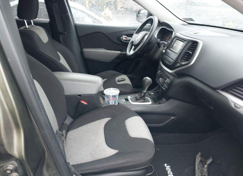 Photo 5 of 2014 Jeep Cherokee LATITUDE (VIN 1C4PJMCB1EW259925)