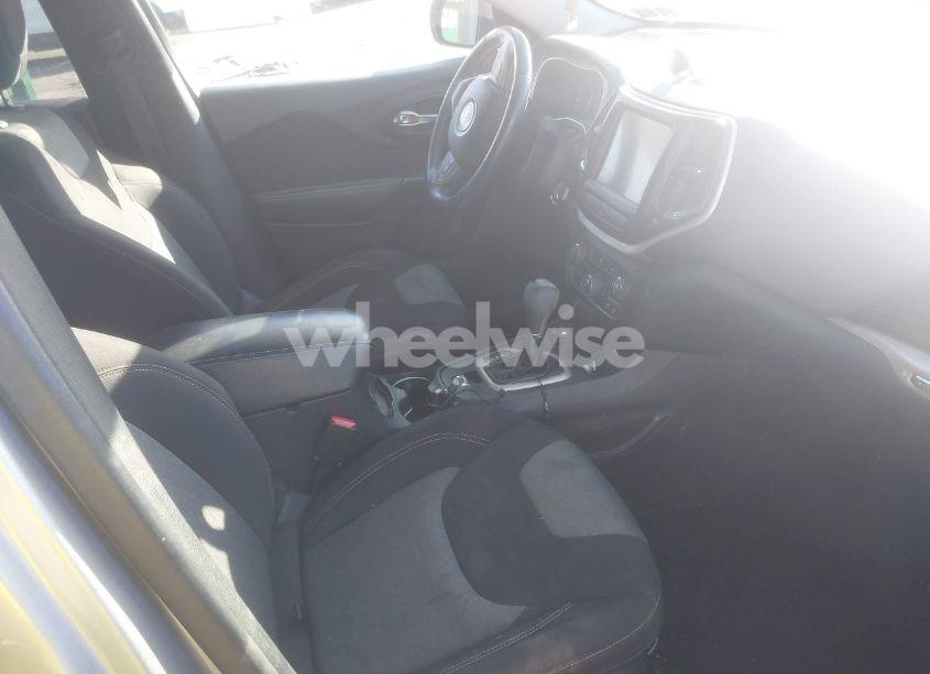 Photo 5 of 2014 Jeep Cherokee LATITUDE (VIN 1C4PJMCB1EW297817)