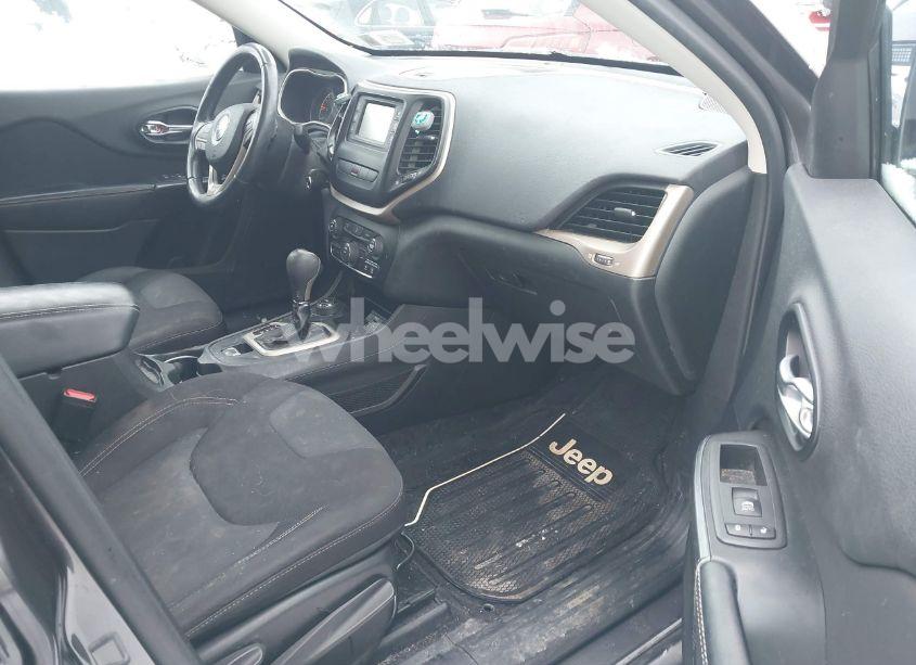 Photo 5 of 2015 Jeep Cherokee LATITUDE (VIN 1C4PJMCB1FW520147)