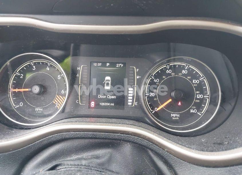 Photo 7 of 2015 Jeep Cherokee LATITUDE (VIN 1C4PJMCB1FW520147)