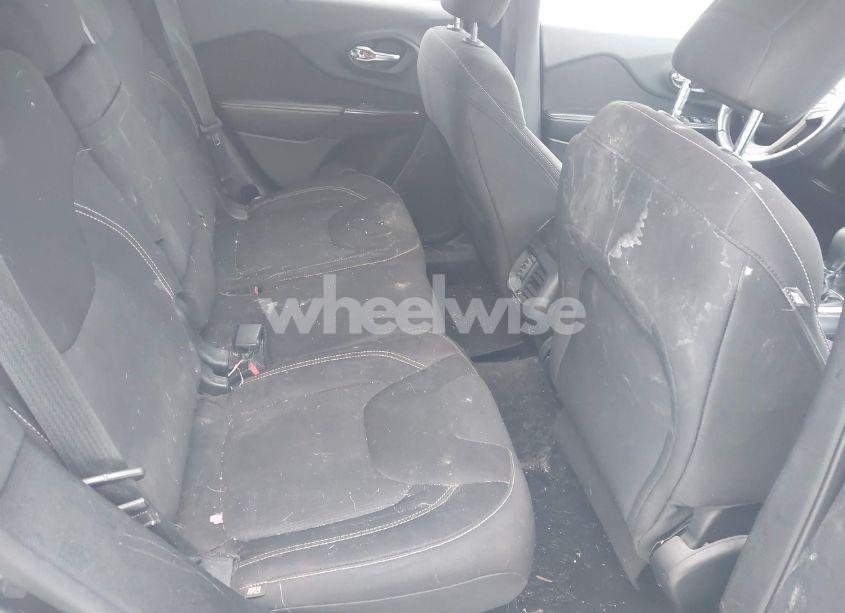 Photo 8 of 2015 Jeep Cherokee LATITUDE (VIN 1C4PJMCB1FW520147)