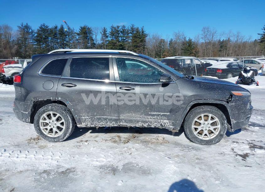 Photo 13 of 2015 Jeep Cherokee LATITUDE (VIN 1C4PJMCB1FW625707)