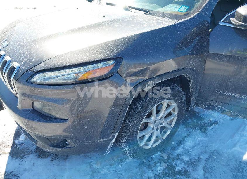 Photo 6 of 2015 Jeep Cherokee LATITUDE (VIN 1C4PJMCB1FW625707)