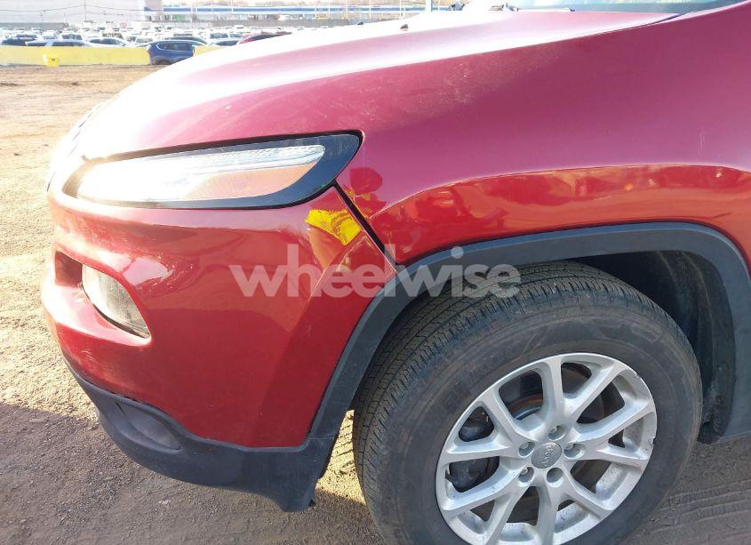 Photo 17 of 2015 Jeep Cherokee LATITUDE (VIN 1C4PJMCB1FW733860)