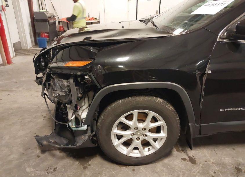 Photo 17 of 2015 Jeep Cherokee LATITUDE (VIN 1C4PJMCB1FW744051)