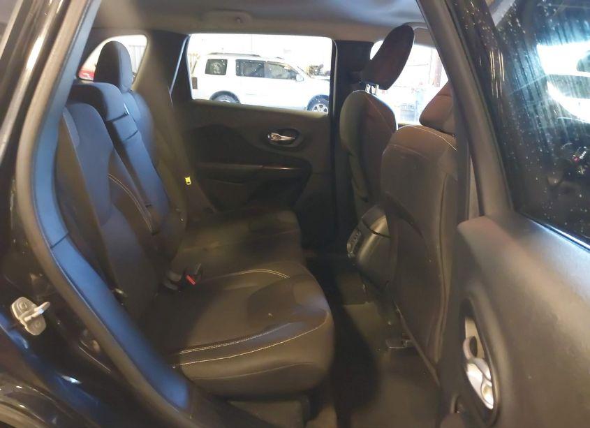 Photo 8 of 2015 Jeep Cherokee LATITUDE (VIN 1C4PJMCB1FW744051)