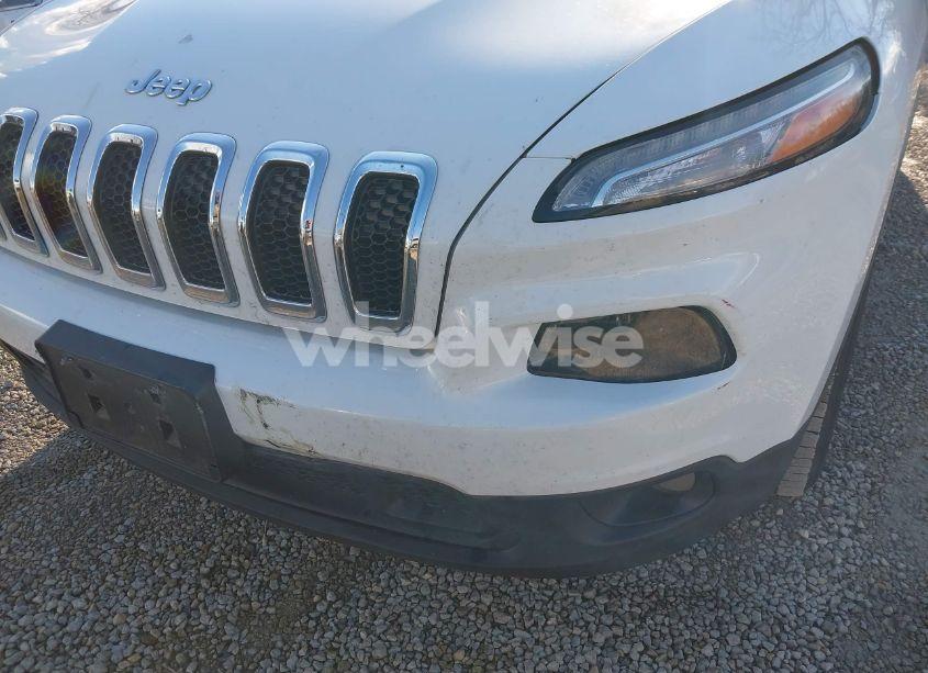 Photo 6 of 2015 Jeep Cherokee LATITUDE (VIN 1C4PJMCB1FW749766)