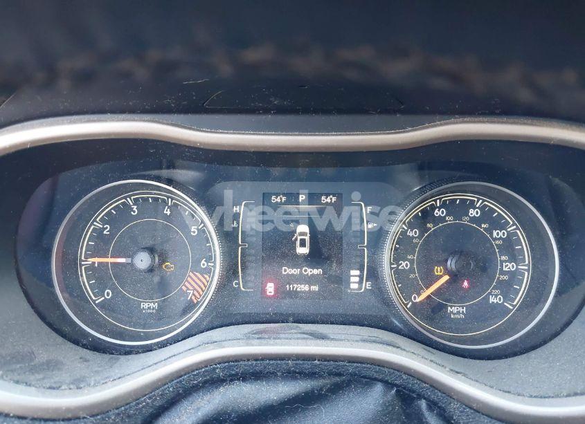 Photo 7 of 2015 Jeep Cherokee LATITUDE (VIN 1C4PJMCB1FW749766)