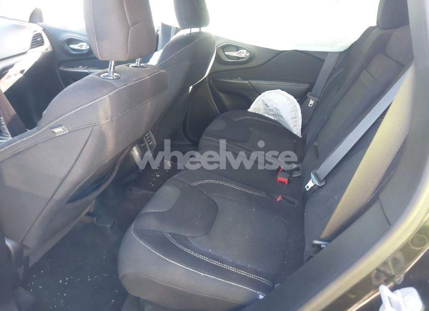 Photo 8 of 2015 Jeep Cherokee LATITUDE ALTITUDE (VIN 1C4PJMCB1FW756538)