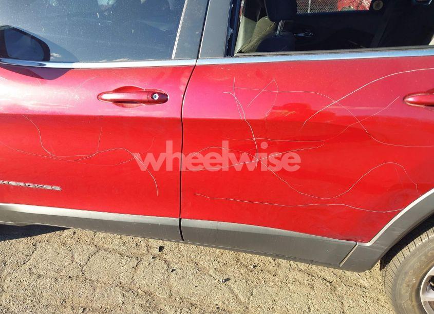 Photo 6 of 2016 Jeep Cherokee LATITUDE (VIN 1C4PJMCB1GW115228)