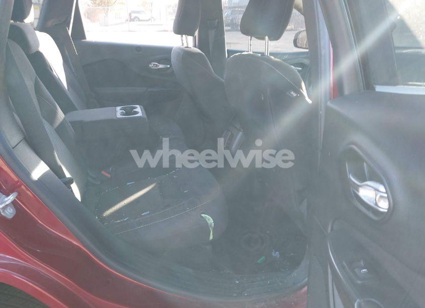 Photo 8 of 2016 Jeep Cherokee LATITUDE (VIN 1C4PJMCB1GW115228)