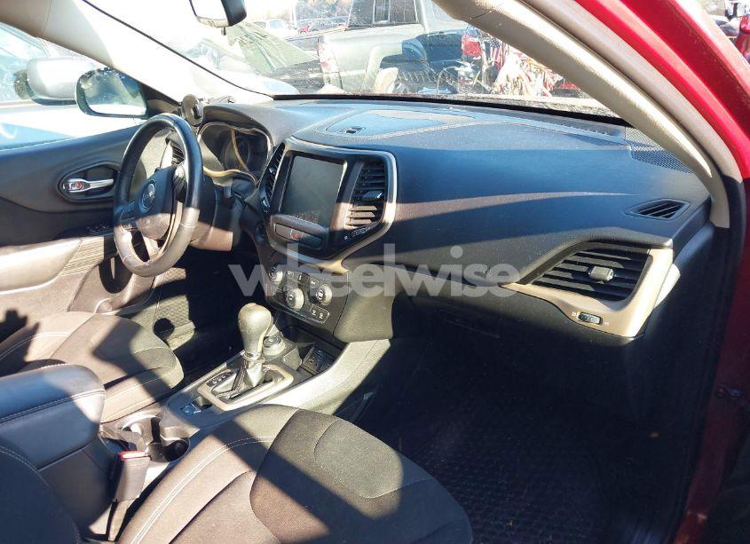 Photo 5 of 2016 Jeep Cherokee LATITUDE (VIN 1C4PJMCB1GW117853)