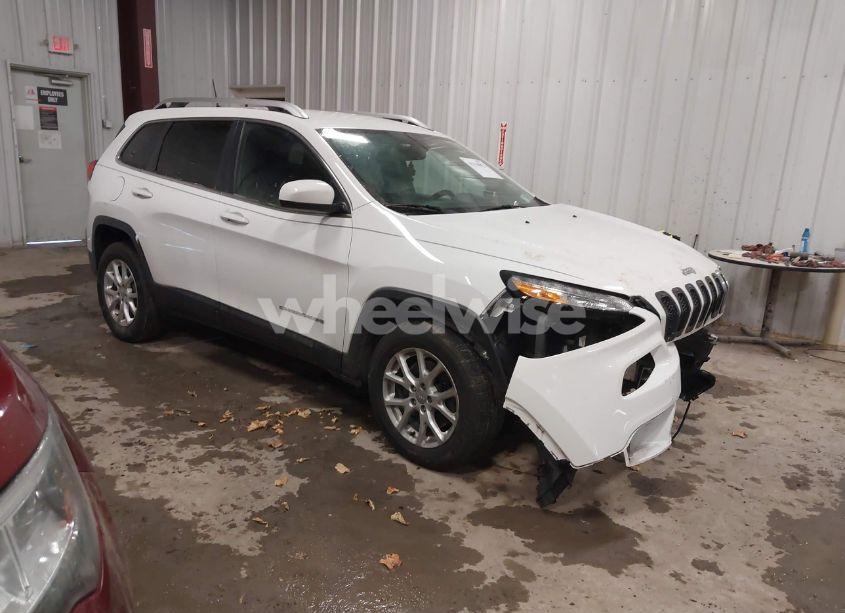 2016 Jeep Cherokee (VIN 1C4PJMCB1GW119621) main photo