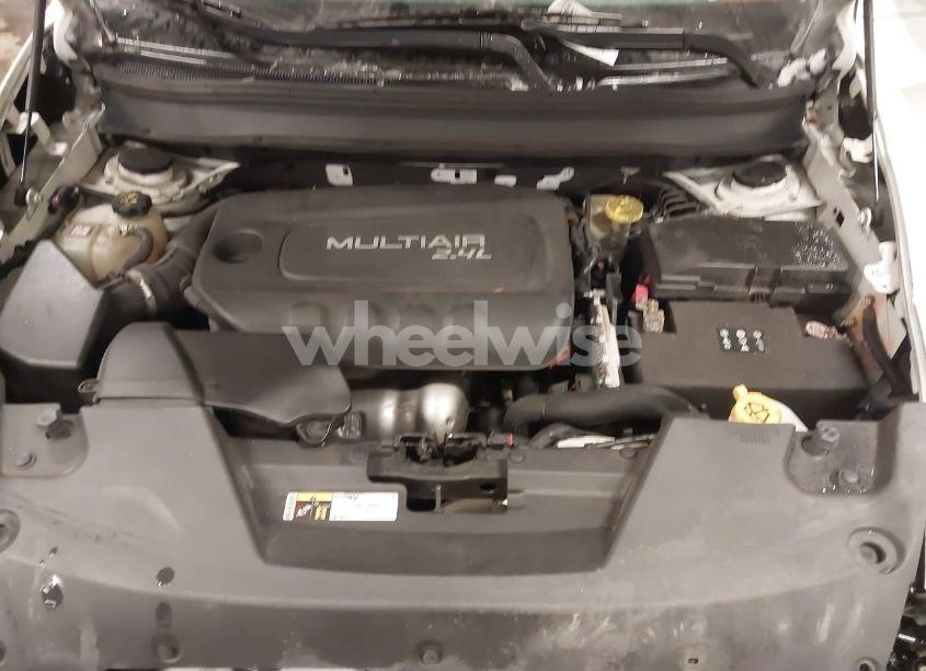 Photo 10 of 2016 Jeep Cherokee (VIN 1C4PJMCB1GW119621)