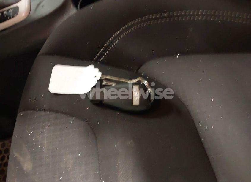 Photo 11 of 2016 Jeep Cherokee (VIN 1C4PJMCB1GW119621)