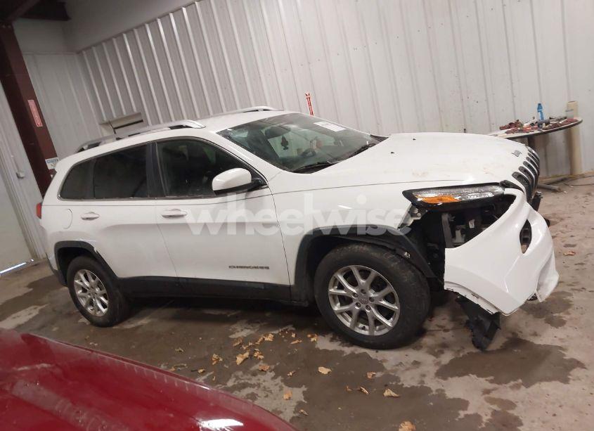 Photo 13 of 2016 Jeep Cherokee (VIN 1C4PJMCB1GW119621)