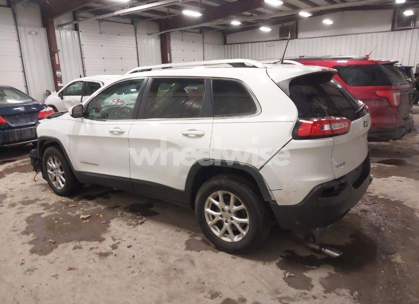 Photo 14 of 2016 Jeep Cherokee (VIN 1C4PJMCB1GW119621)