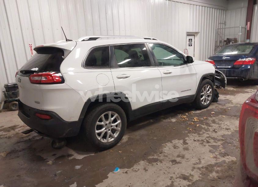 Photo 4 of 2016 Jeep Cherokee (VIN 1C4PJMCB1GW119621)