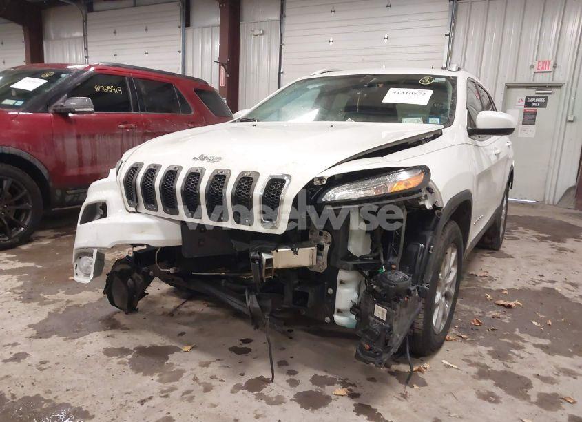 Photo 6 of 2016 Jeep Cherokee (VIN 1C4PJMCB1GW119621)