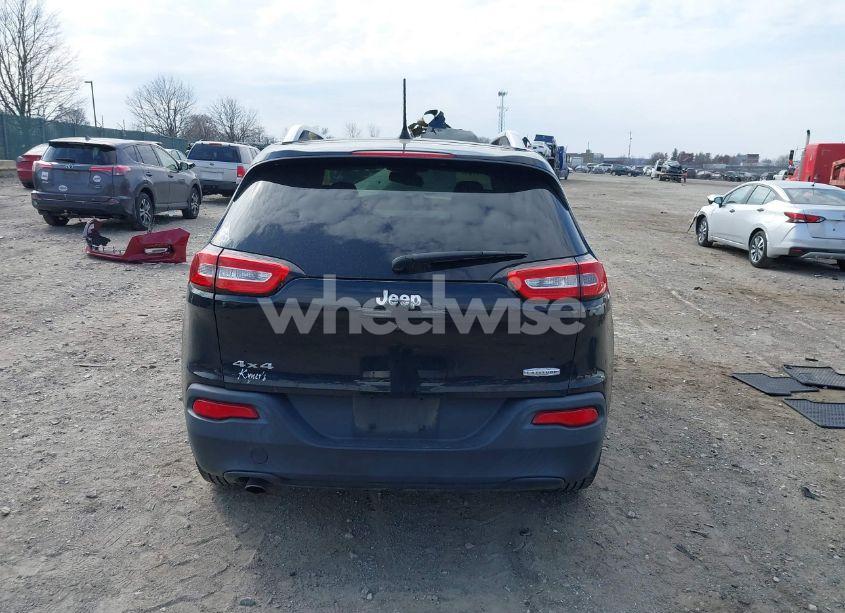 Photo 16 of 2016 Jeep Cherokee LATITUDE (VIN 1C4PJMCB1GW143420)