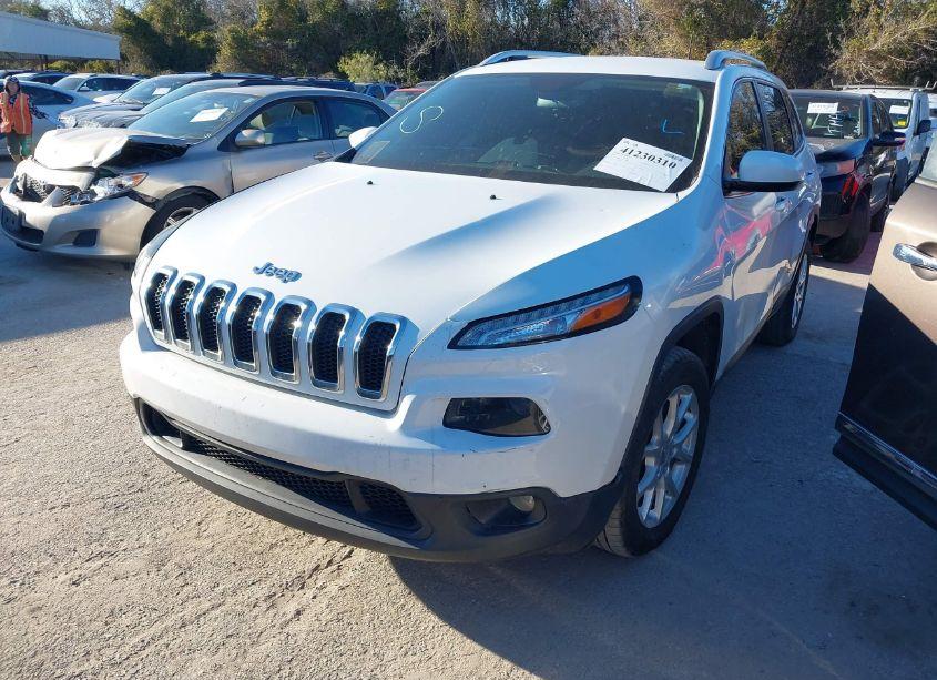 Photo 2 of 2016 Jeep Cherokee LATITUDE (VIN 1C4PJMCB1GW259894)